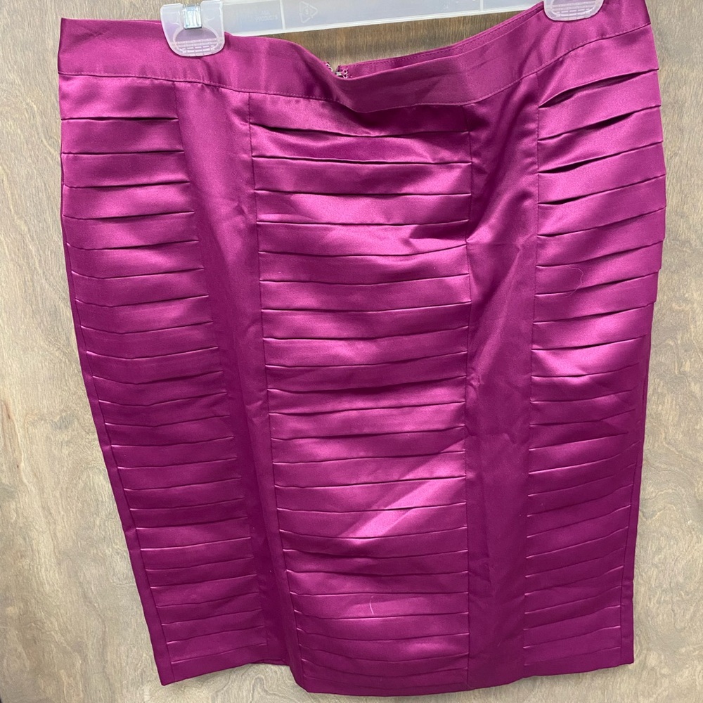Worthington Fuchsia Pencil Skirt